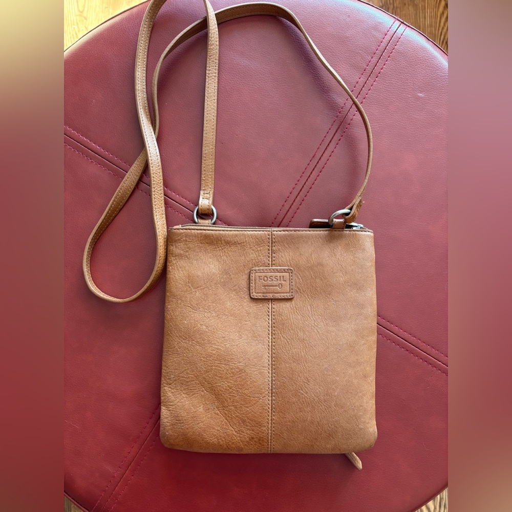 Fossil Leather Brown Tan Crossbody Purse Handbag Zipper Closure Wallet Pocket